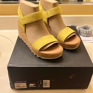NWTs SOREL Cameron wedge sandal, size 8